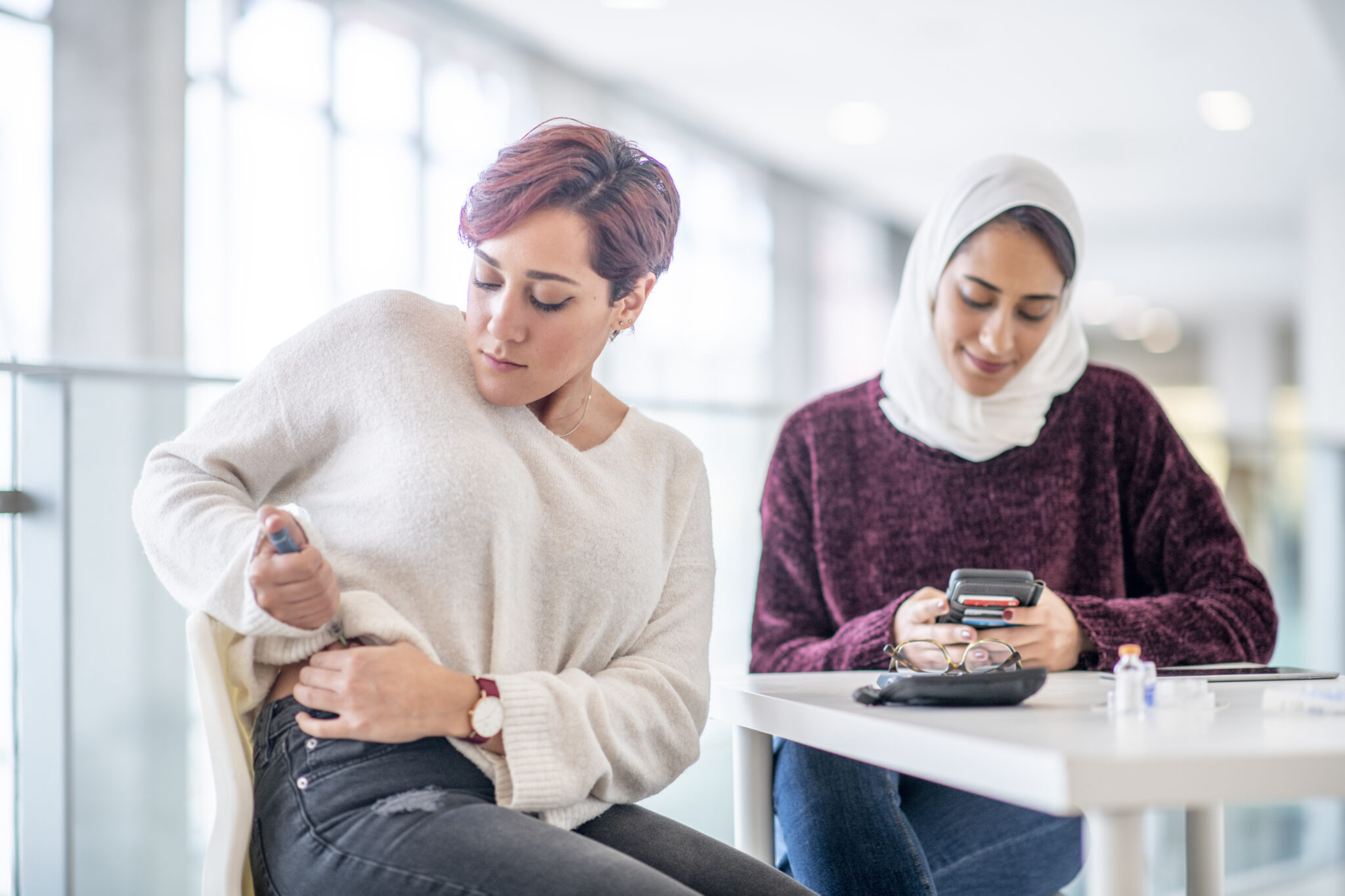 REDUCED ODDS OF DIABETIC KETOACIDOSIS AMONG HYBRID CLOSED LOOP SYSTEM (HCLS) USERS: PROPENSITY SCORE MATCH OF 8,455 PEOPLE WITH TYPE 1 DIABETES