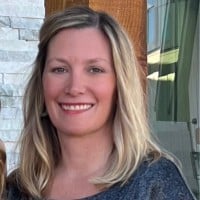 Suzanne McKee