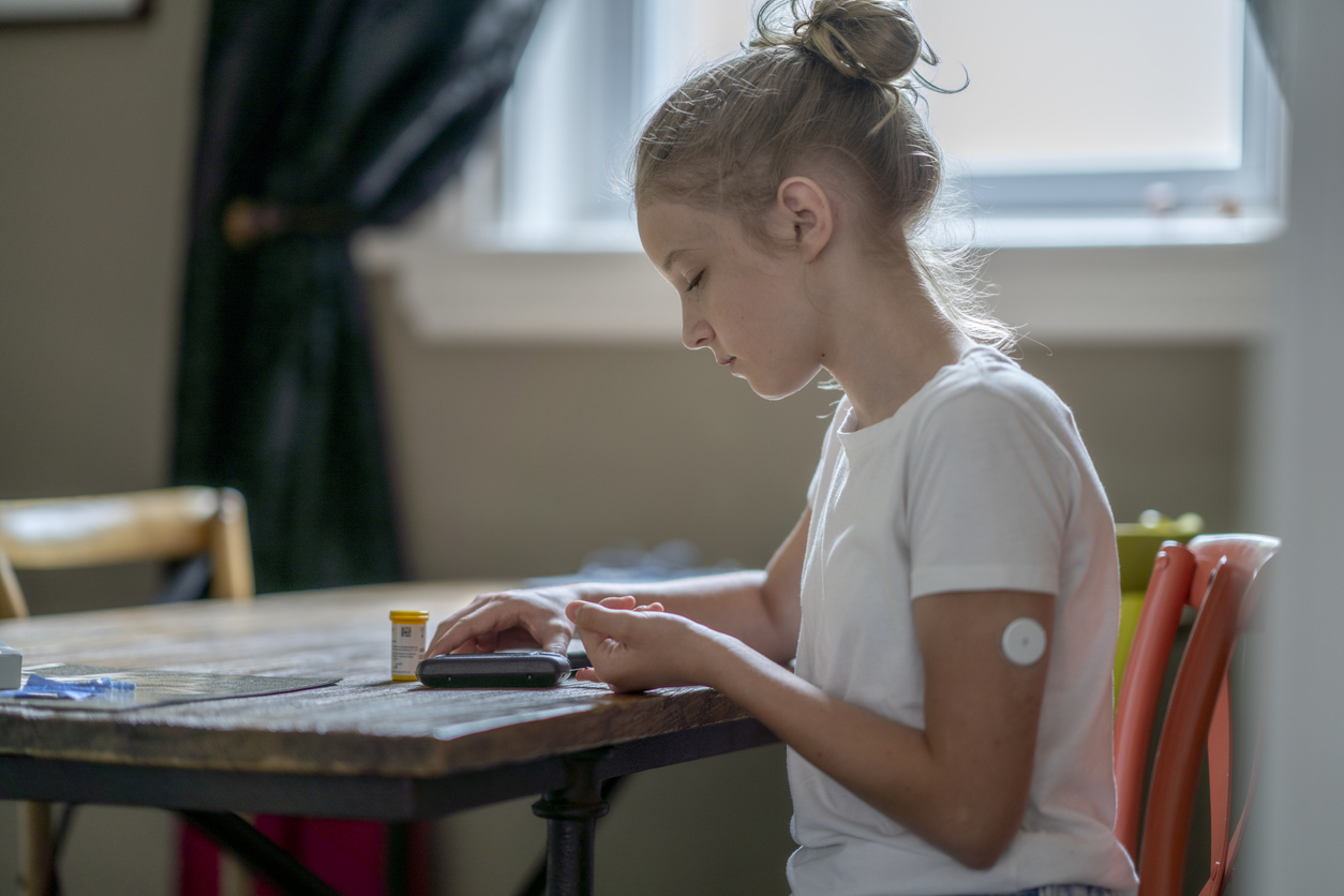 Benchmarking Continuous Glucose Monitor Use across T1D Exchange Quality Improvement Pediatric Clinics