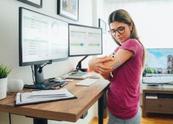 Which brands of continuous glucose monitor and insulin pump do you use? See which devices people with type 1 diabetes use in our monthly wrap-up of Question of the Day responses!