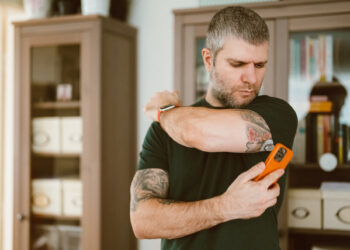 Glucose Sensors: Derived Glycemic Outcomes Among Real-Time CGM VS. Flash CGM Users